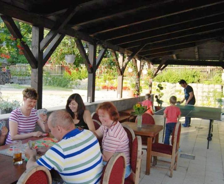 Penzion Alfa Zelezna Ruda Bagian luar foto